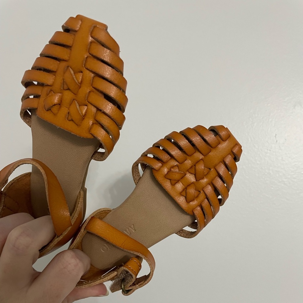 Old Navy Toddler Sandals - Picture 4 of 7